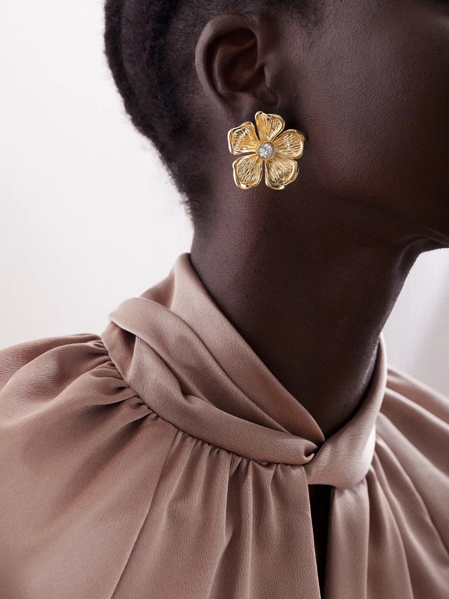 Baby Bloomer Earrings - Gold/Pavé