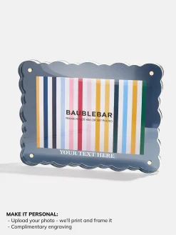 Picture Perfect Horizontal Acrylic Frame - Scalloped Shape